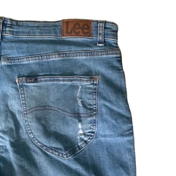 Lee Heritage Light Wash High-Rise Distressed Kick Flare Jeans Size 18M - Picture 8 of 12